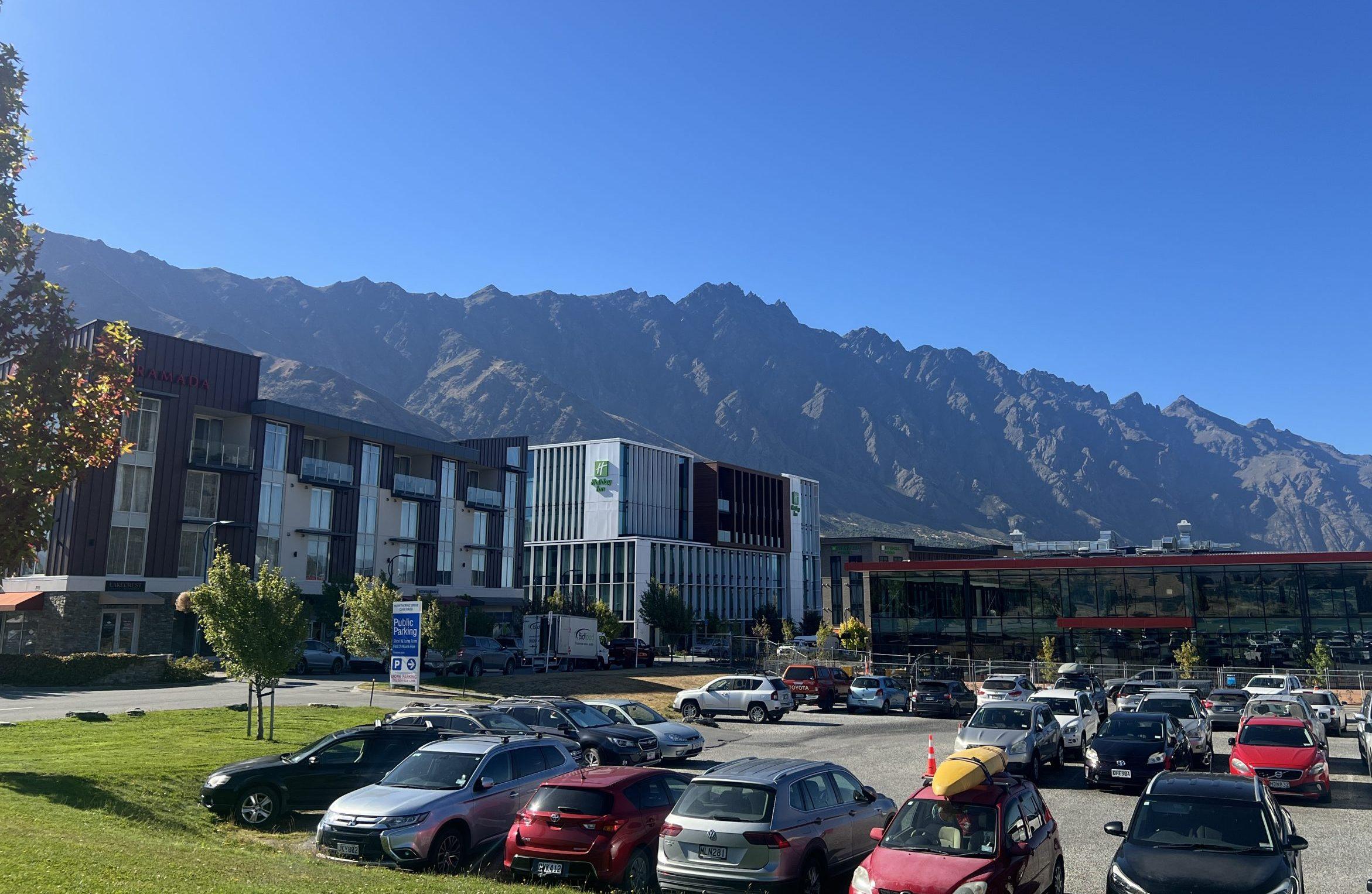 Queenstown Airport Park And Ride airportparkingqueenstown.co.nz